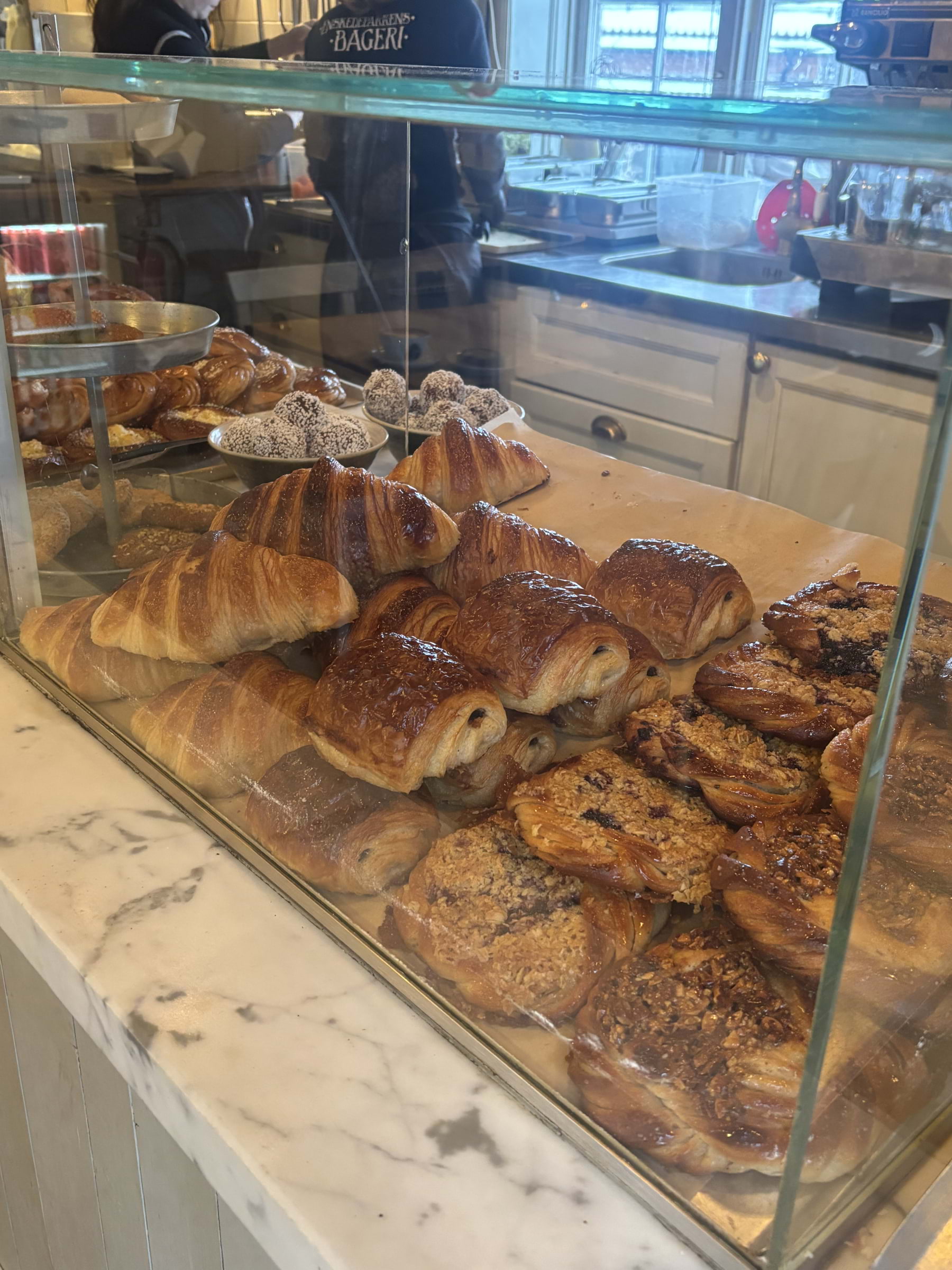 Bullar osv – Bild från Enskedeparkens Bageri av Lisa M. (2026-02-01)