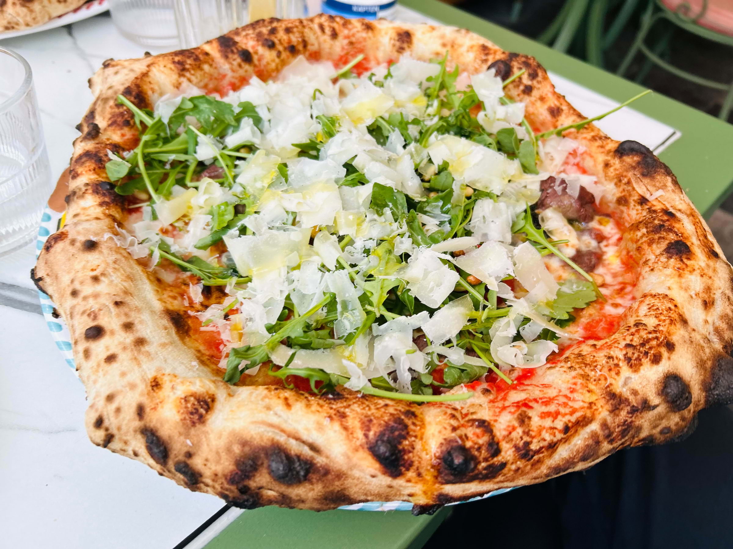 Smakfull napolitansk pizza – Bild från Florentine av Lina S. (2025-03-30)