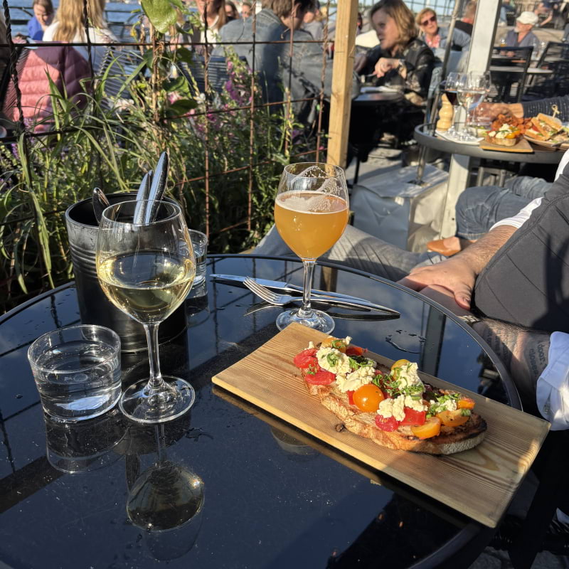 Perfekt snack i solen – Bild från Fotografiska av Mimmi B. (2025-06-27)