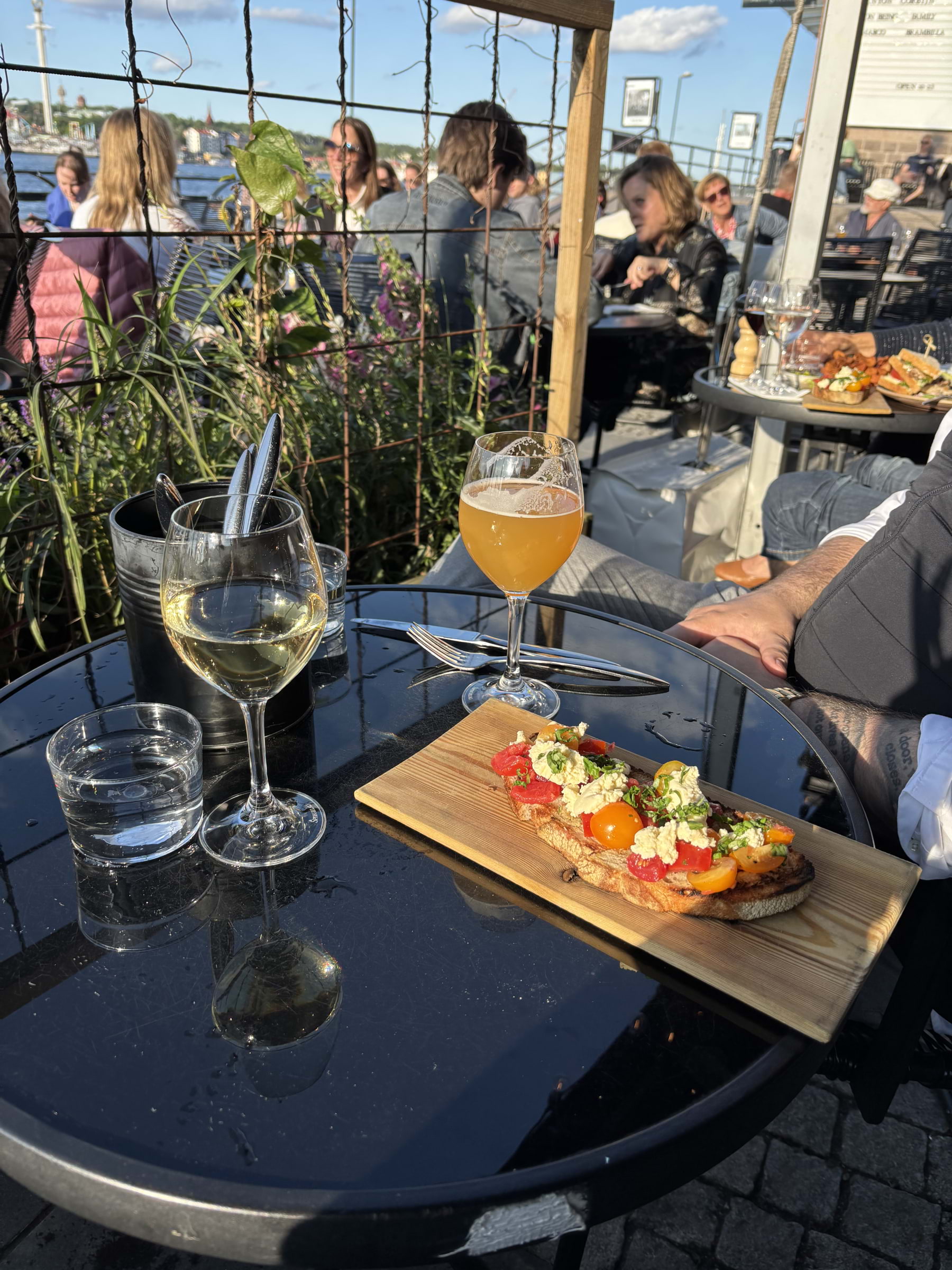 Perfekt snack i solen – Photo from Fotografiska by Mimmi B. (27/06/2025)