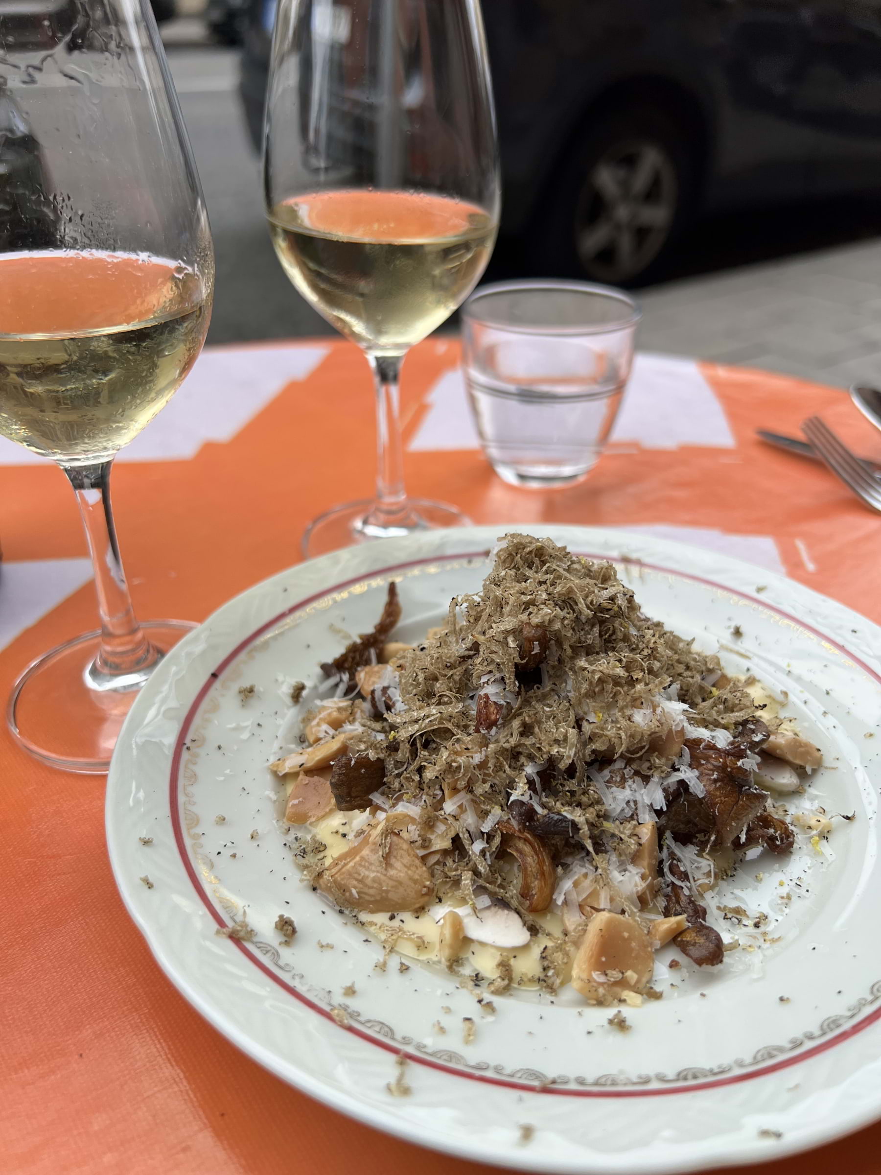 Svamp med tryffel och marconamandlar – Photo from Främmat by Josefine W. (07/09/2025)