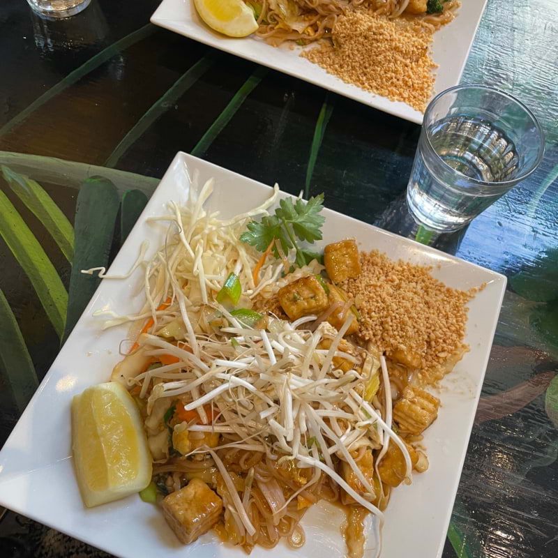 Pad thai med tofu  – Bild från Full Moon Wok Odenplan av Lisa M. (2024-04-24)