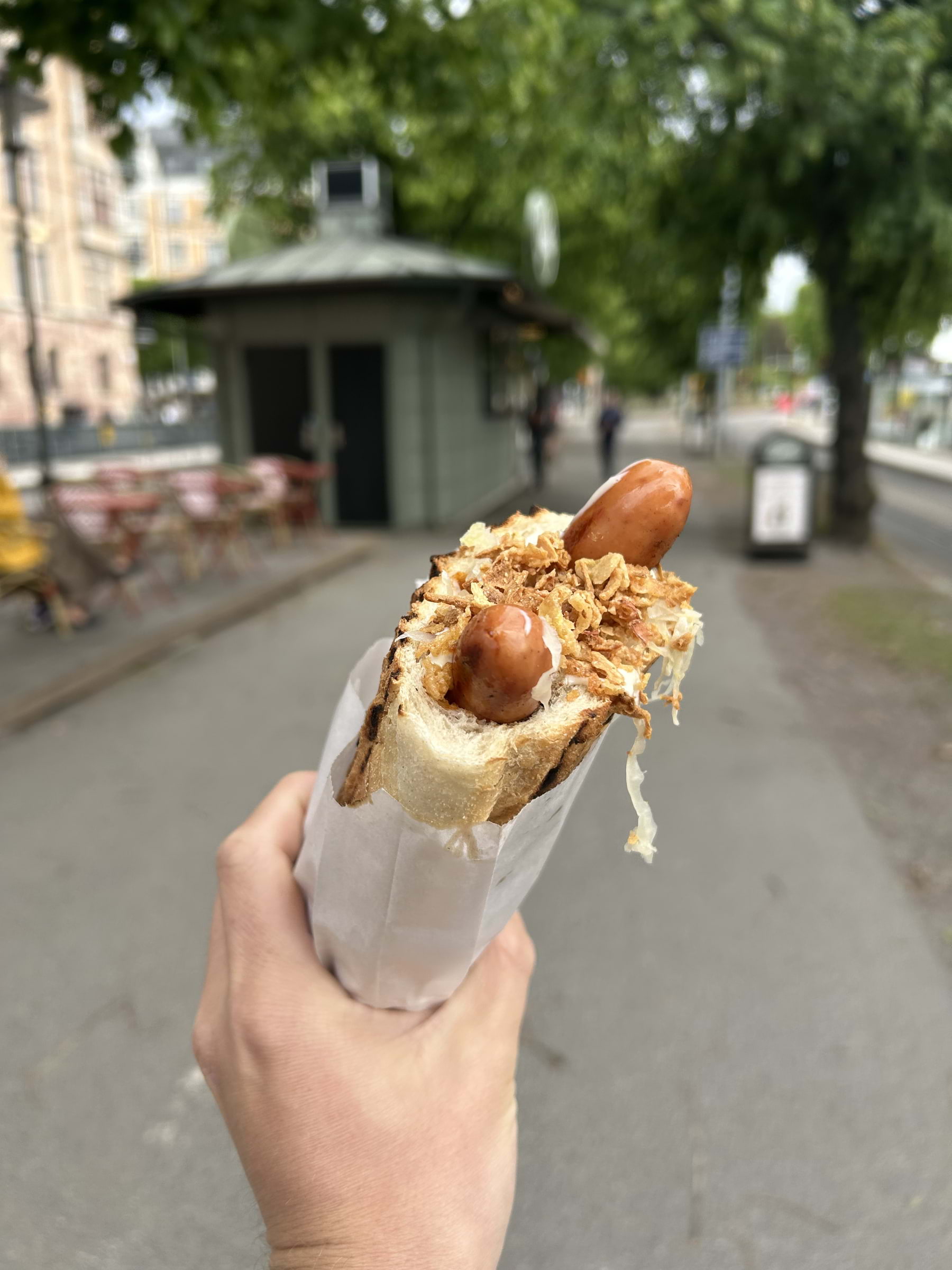 Dubbel stockholmare från annan vinkel – Bild från Gretes Korvbar av Marcus S. (2025-06-11)