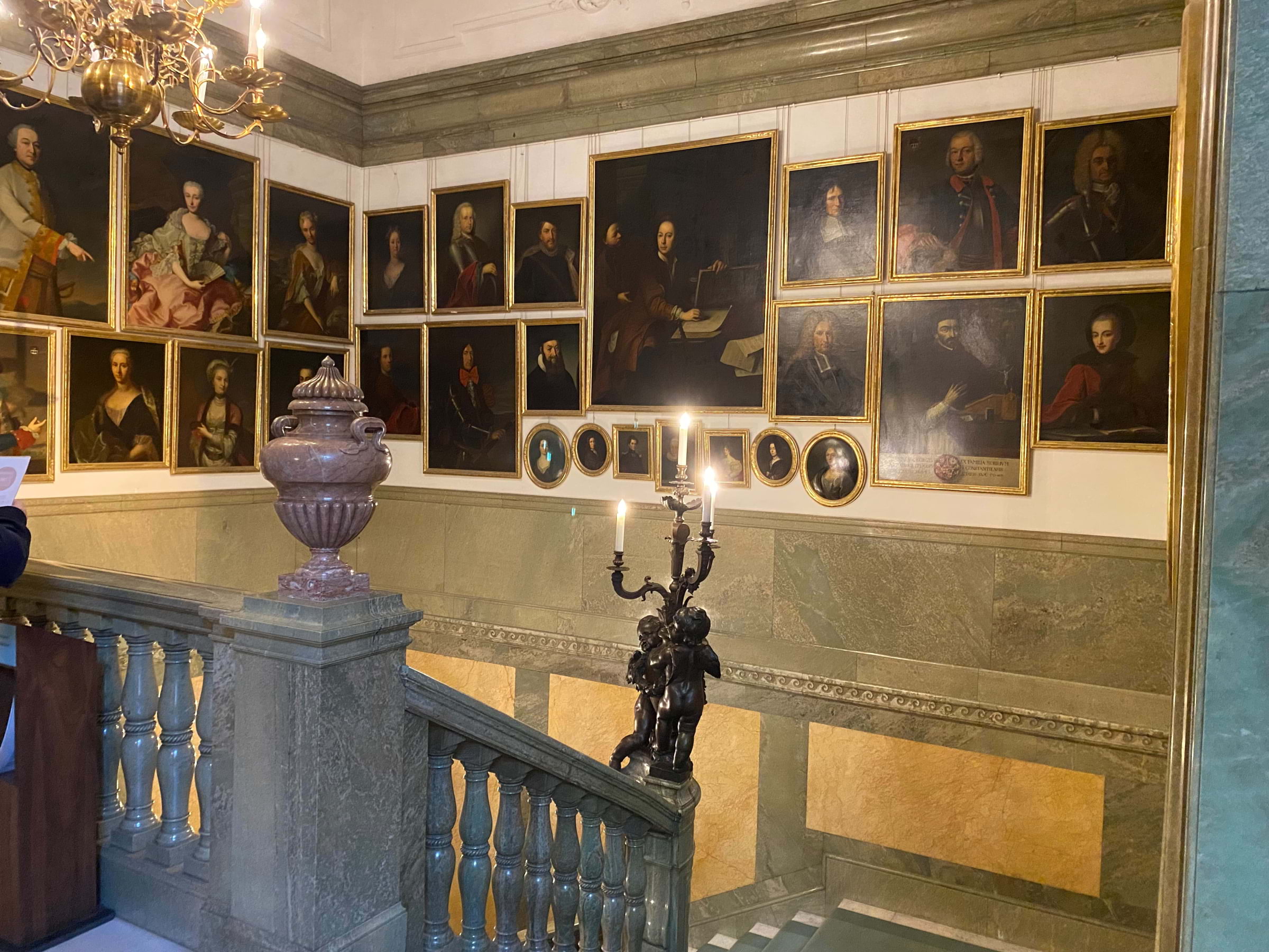 Konst i massor, typ 1% av allt här😋 – Bild från Hallwylska museet av Anna L. (2026-02-18)