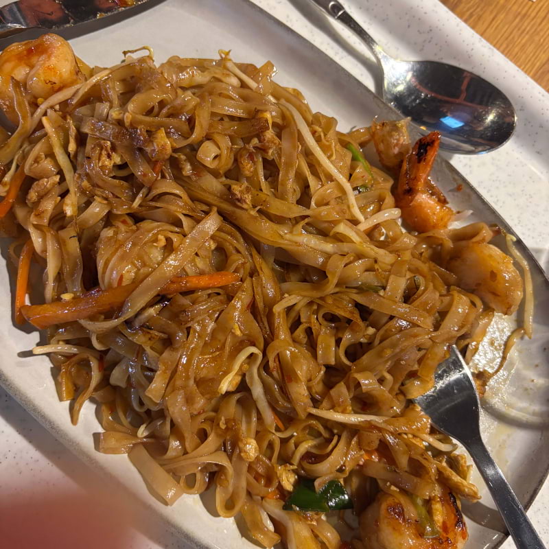 Happy Thai Food & Sushi