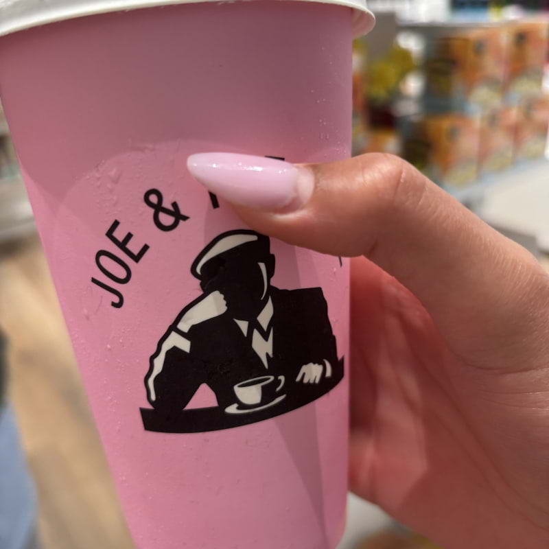 Matcha med smak av oat – Bild från Joe & The Juice Mood av Madiha S. (2026-06-19)