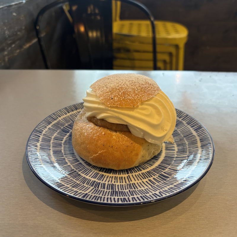 Semla p&aring; Kaffein &ndash; Bild fr&aring;n Kaffein av Lisa&nbsp;M. (2026-01-23)