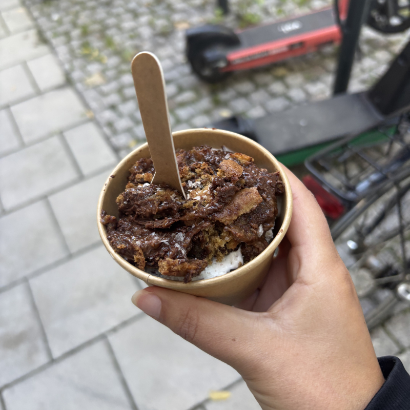 Halfbaked cookie med glass &ndash; Billede fra KJ's Cookies af Mimmi&nbsp;G. (27.09.2026)