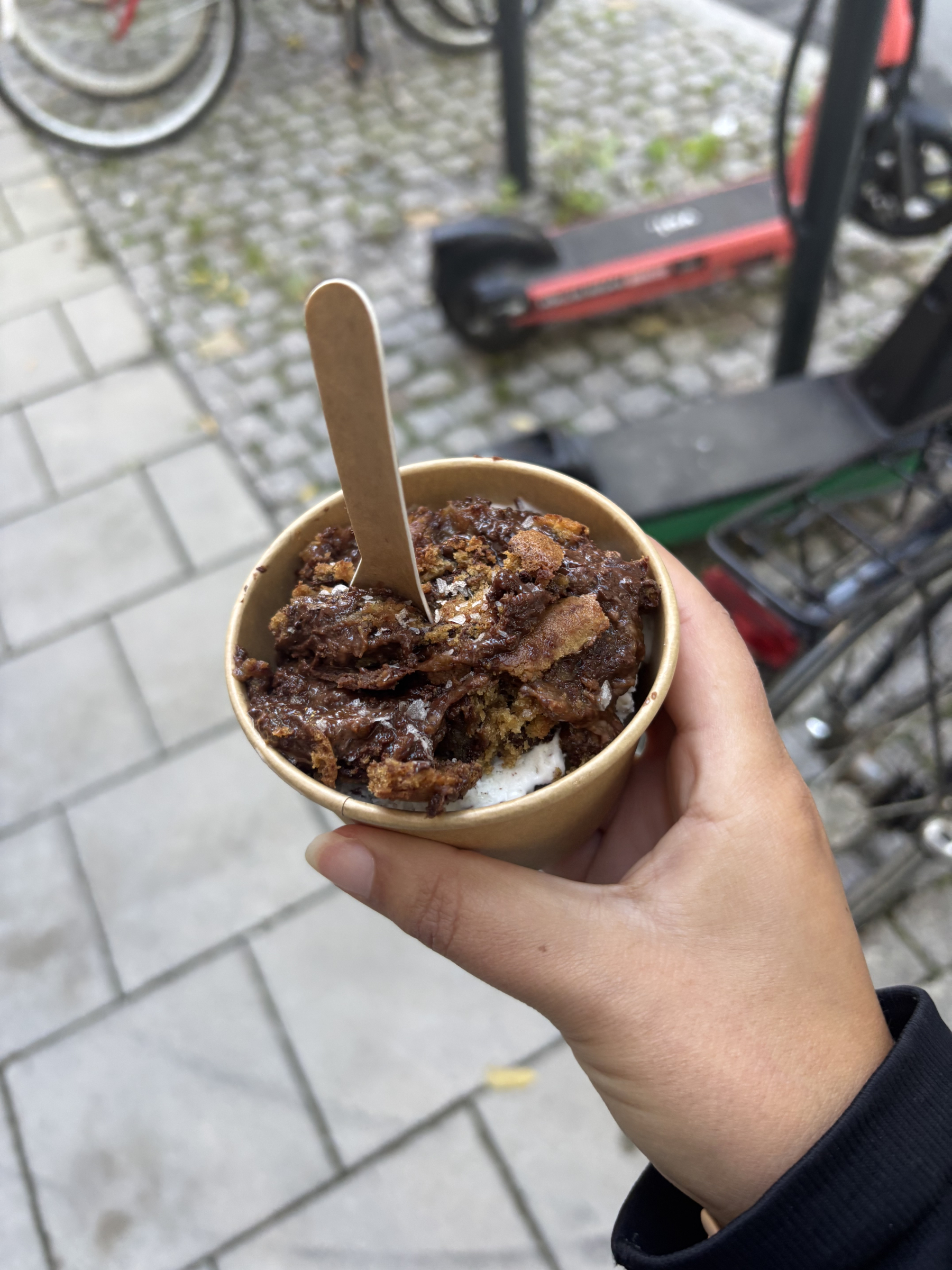 Halfbaked cookie med glass – Billede fra KJ's Cookies af Mimmi G. (27.09.2026)