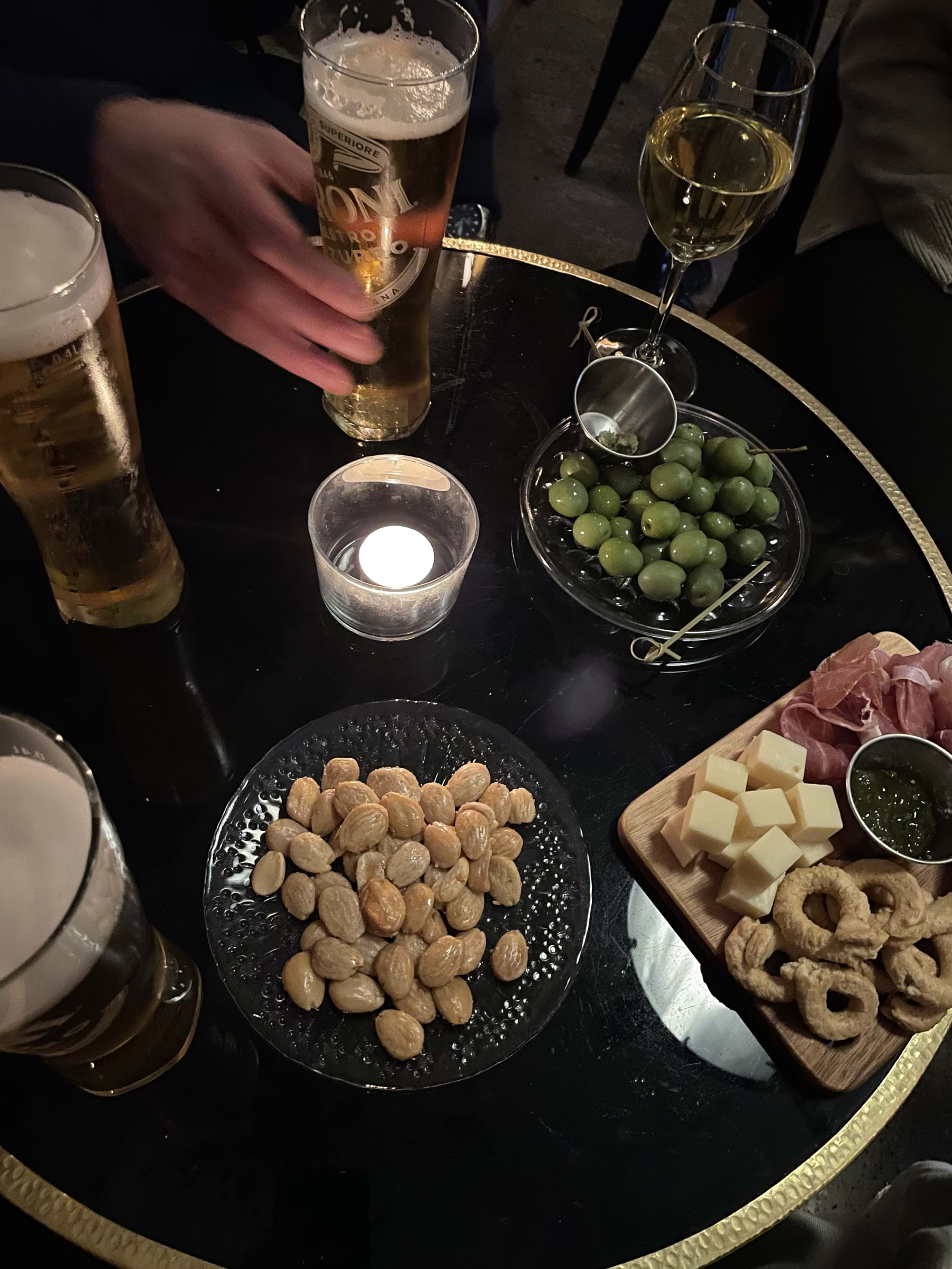 Bild från Klöver Bar & Café av Hedda O. (2026-02-04)