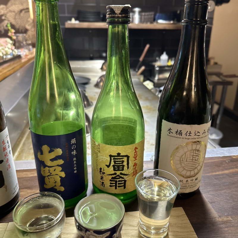 sake tasting set B &ndash; Billede fra Kotetsu af Yoshie&nbsp;L. (17.08.2026)