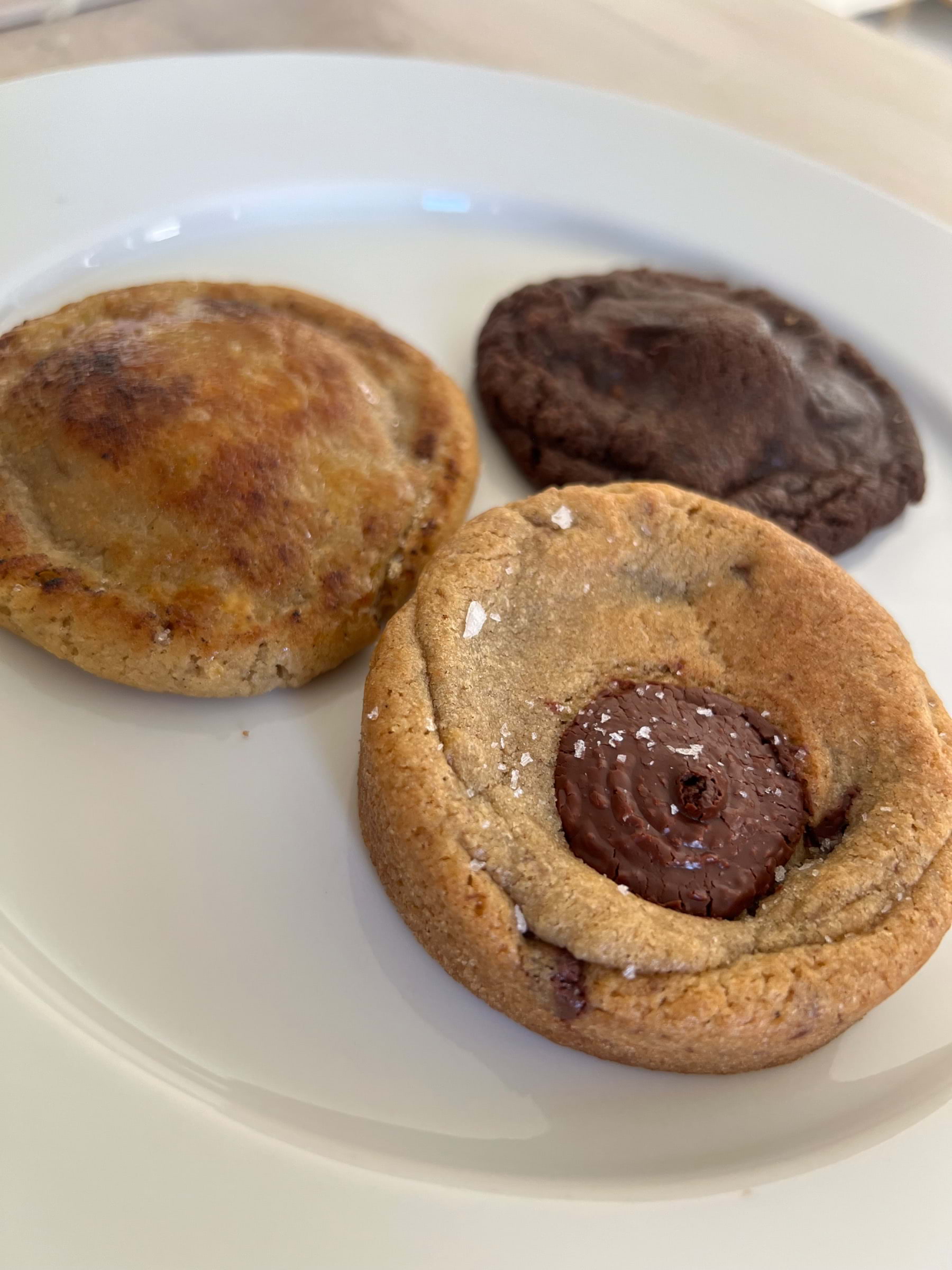 Classic crumb, crumb brulée, triple chocolate crumb – Photo from Krümel Cookies & Crumbs Östermalm by Josefine W. (20/08/2024)