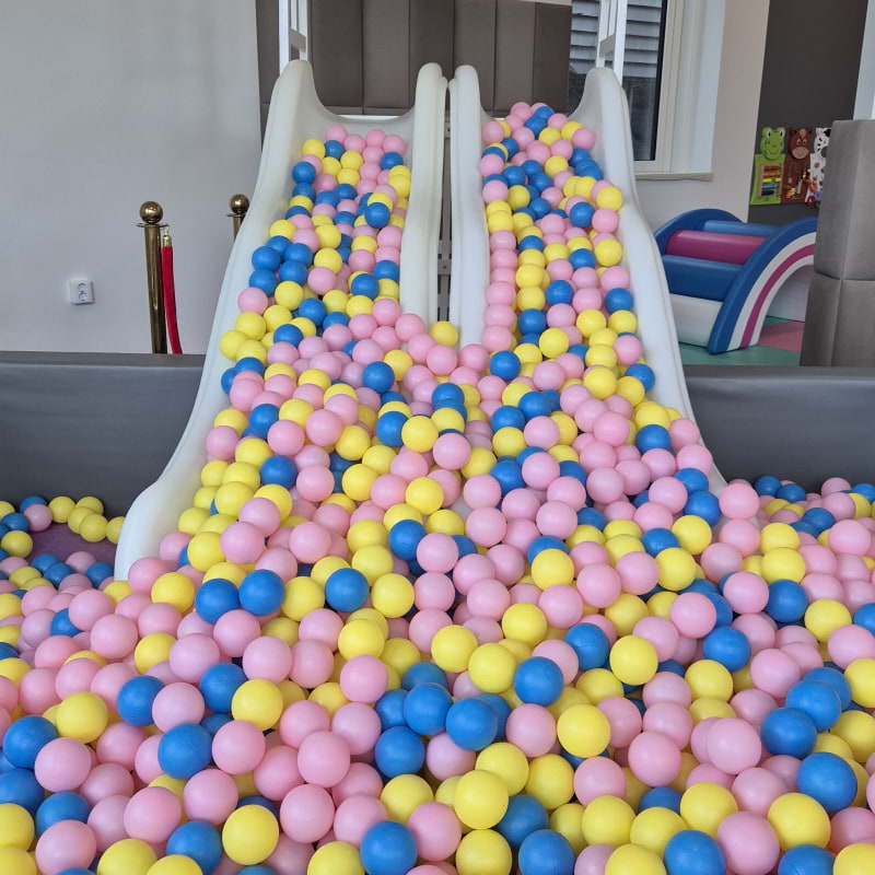 Bollhav med rutschkana – Photo from Lekrum Glädjefyllt by Mano B. (05/09/2025)