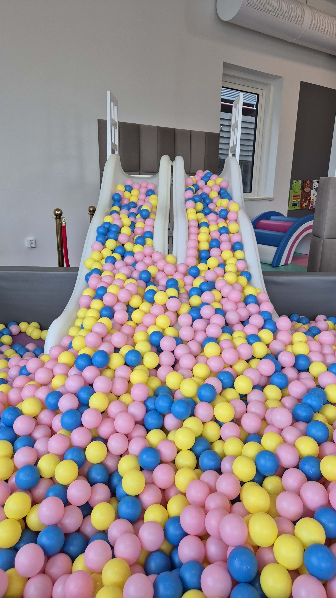 Bollhav med rutschkana – Photo from Lekrum Glädjefyllt by Mano B. (05/09/2025)