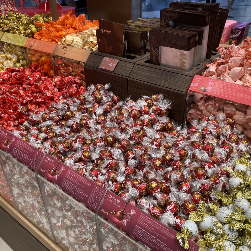 Inte alls sv&aring;rt att (&ouml;ver)fylla p&aring;sen m. Choklad😋 &ndash; Billede fra Lindt Chocolate Store af Anna&nbsp;L. (15.10.2026)