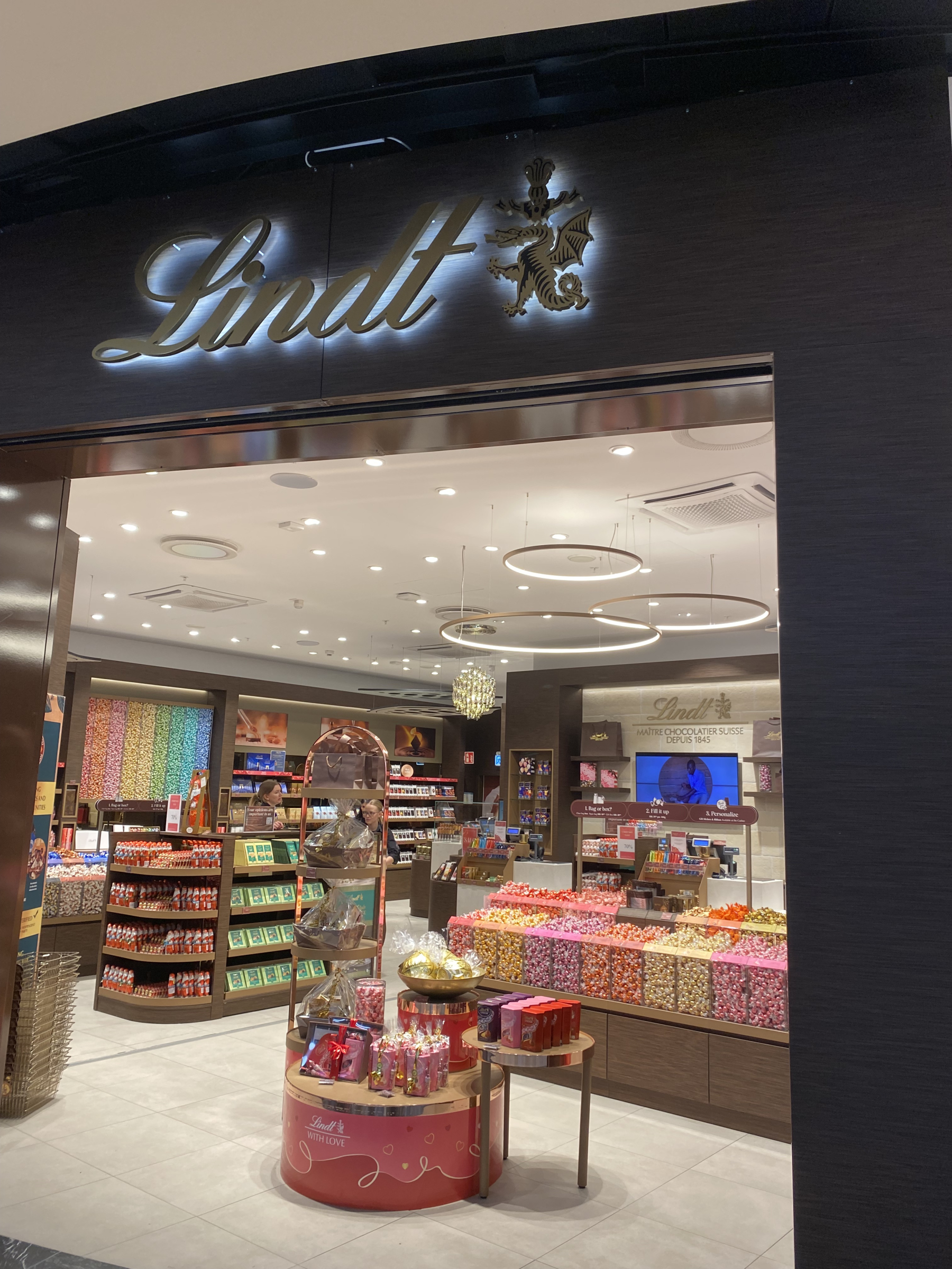 Entrén till butiken – Billede fra Lindt Chocolate Store af Anna L. (15.10.2026)