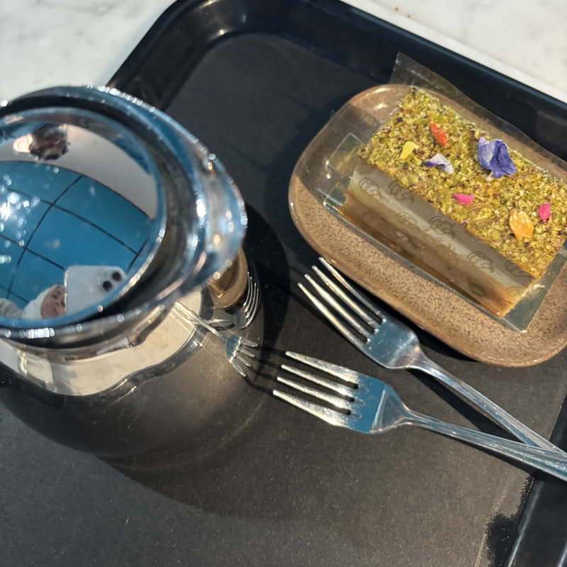 Brygg med pistachio bakelse – Bild från Magnus Johansson Bageri & Konditori av Madiha S. (2025-07-12)