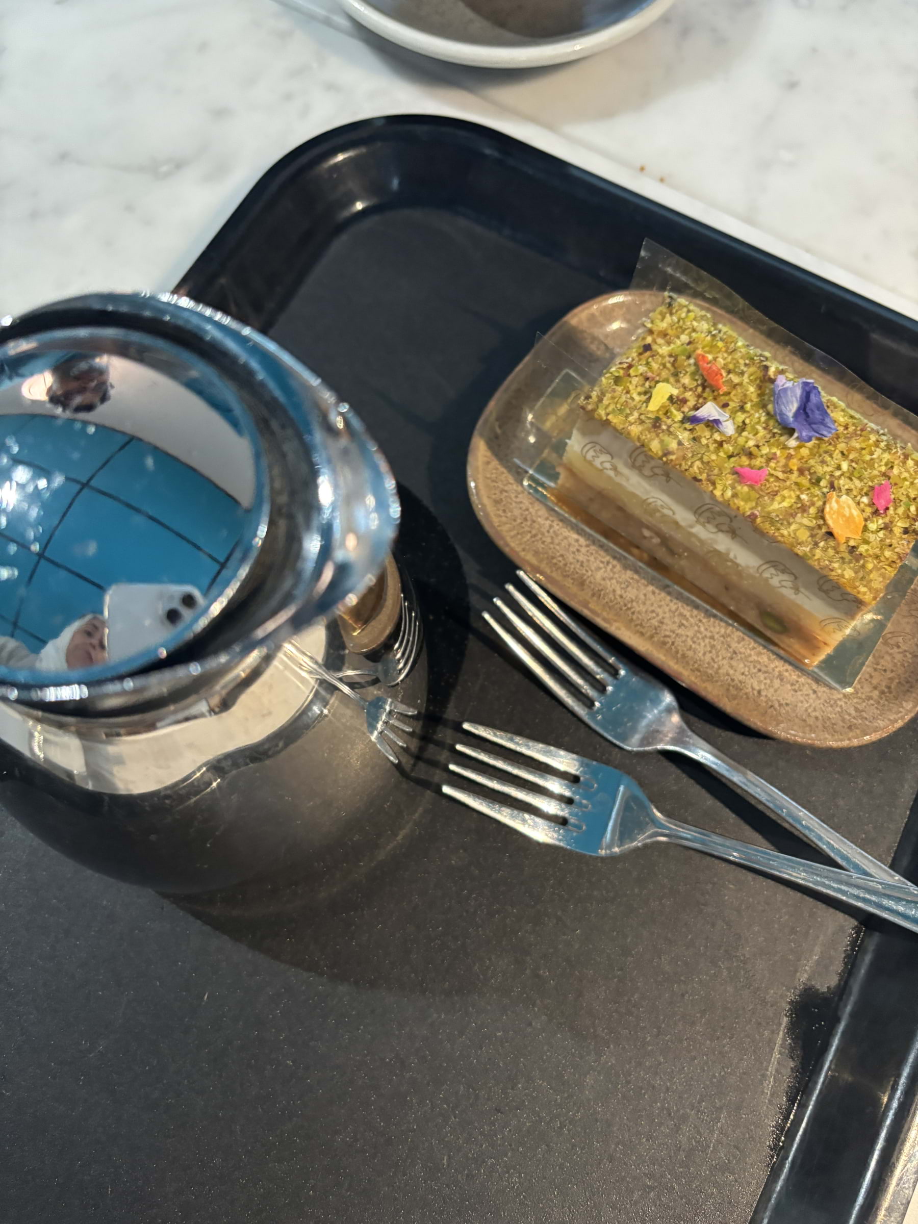 Brygg med pistachio bakelse – Bild från Magnus Johansson Bageri & Konditori av Madiha S. (2025-07-12)