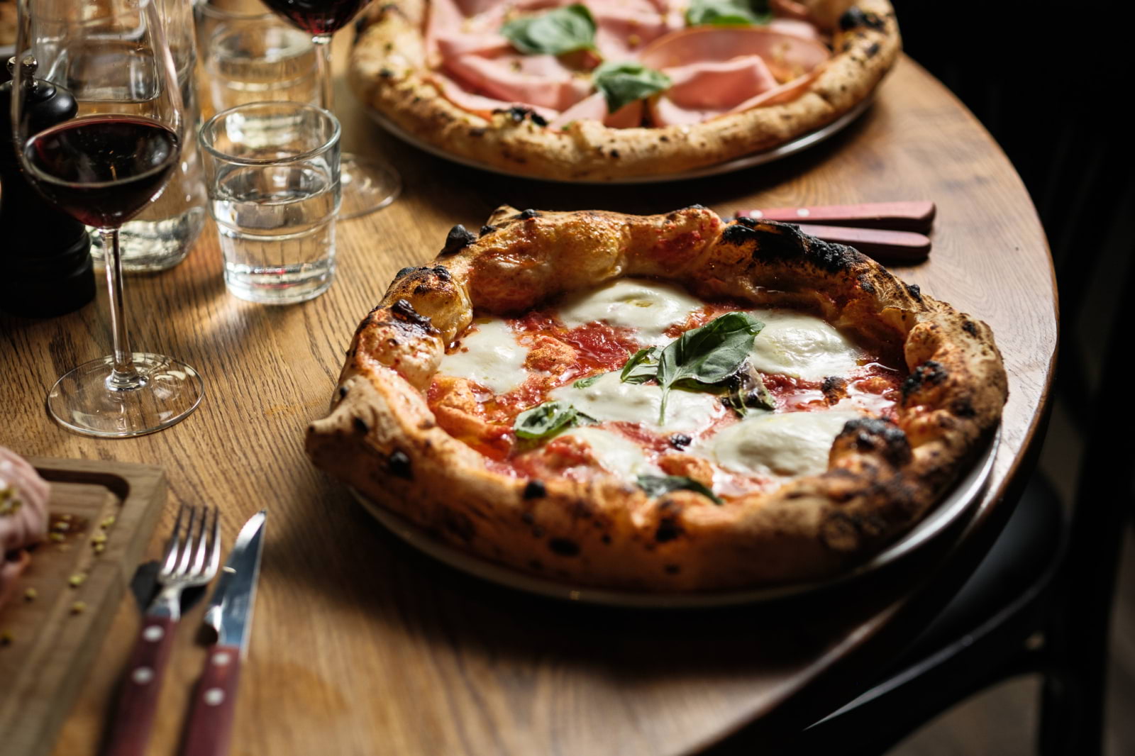 Stockholms bästa pizza 2026 – stor guide till de bästa pizzeriorna