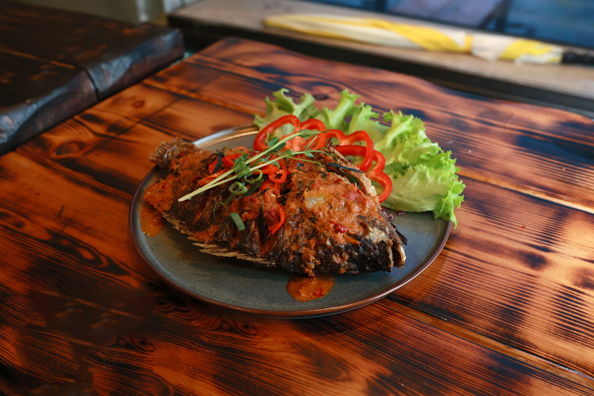 Deep fried tilapia with sweet chili sauce &ndash; Photo from Mae Thai River by Shahzad&nbsp;A. (09/02/2026)