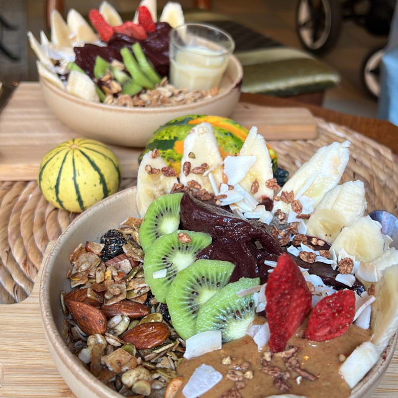 Acai bowl – Bild från Macacos Café av Josefine W. (2025-10-28)
