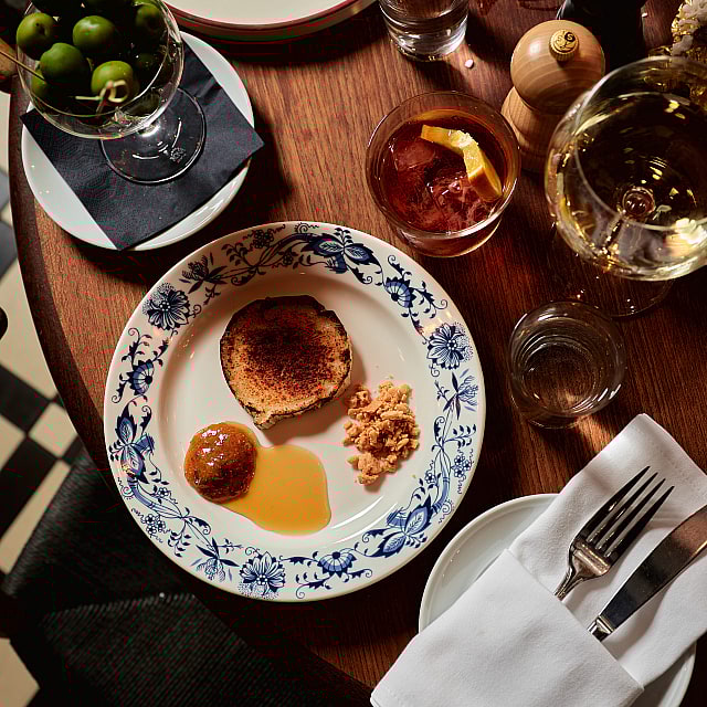 Napolyon Bistro & Bar