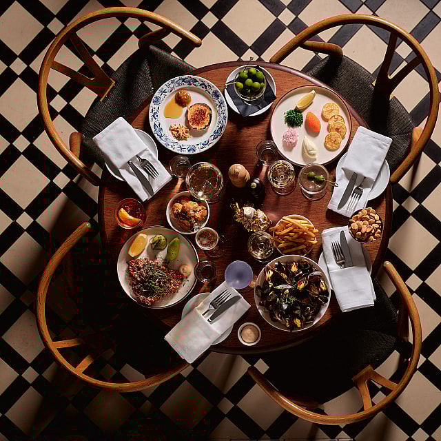 Napolyon Bistro & Bar