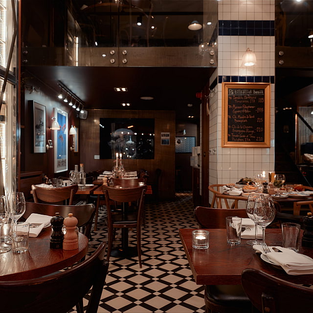 Napolyon Bistro & Bar