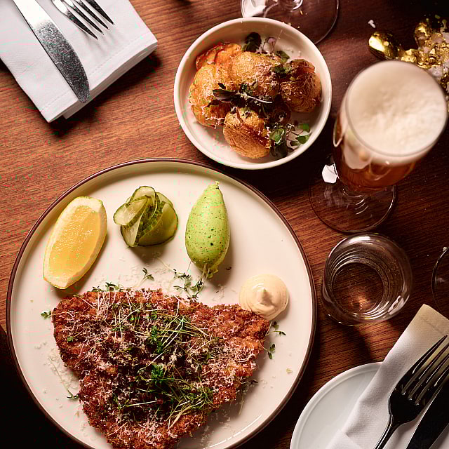 Napolyon Bistro & Bar