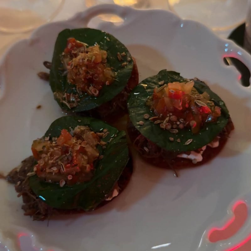 Tostada med oxkind och ananassalsa – Billede fra Non Grata af Mimmi G. (17.10.2026)