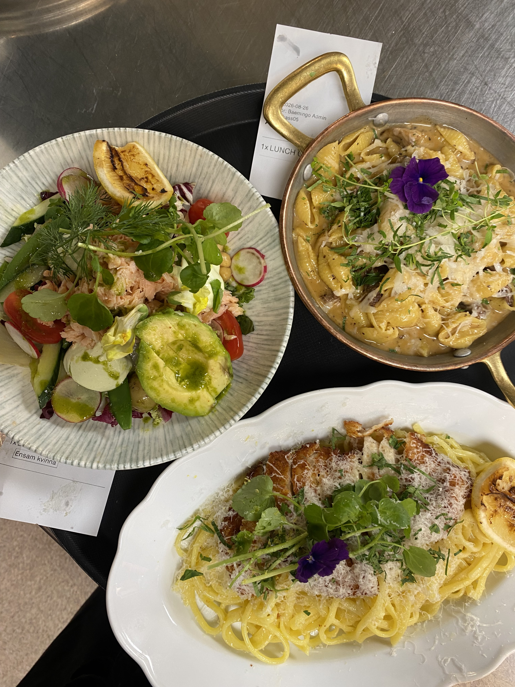 Lax sallad, oxfilé pasta – Billede fra Non Solo Bar Rörstrandsgatan af Amy H. (08.09.2026)