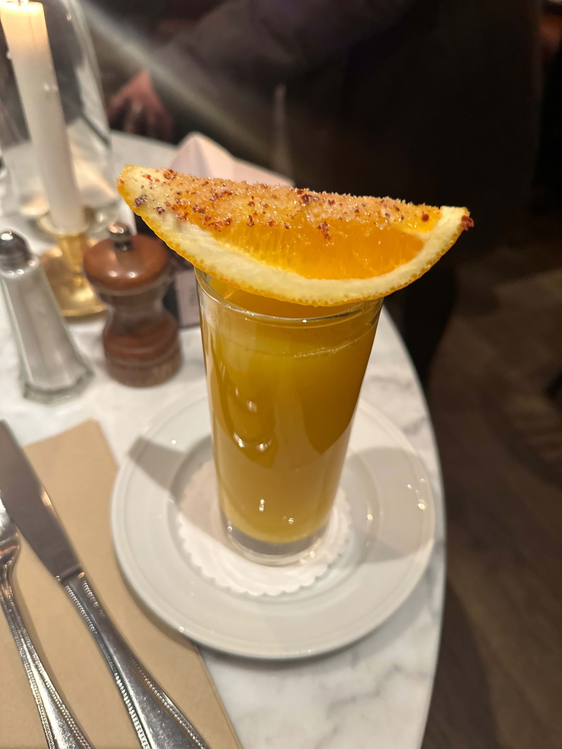Fresh orange juice – Bild från Nybrogatan 38 av Daniel S. (2023-12-08)
