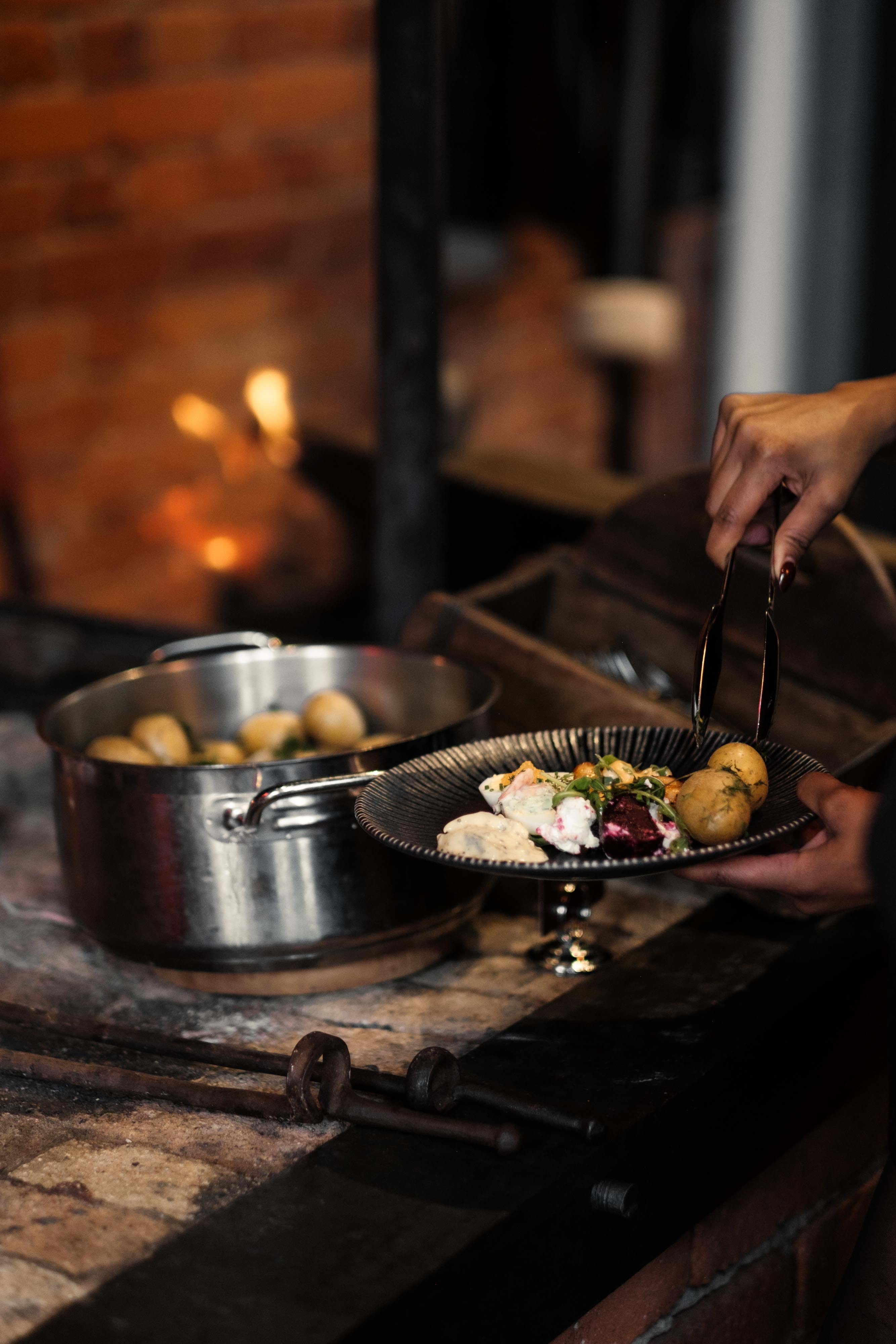 Julbord · Ocra Restaurang & Bar – Julbord för företag