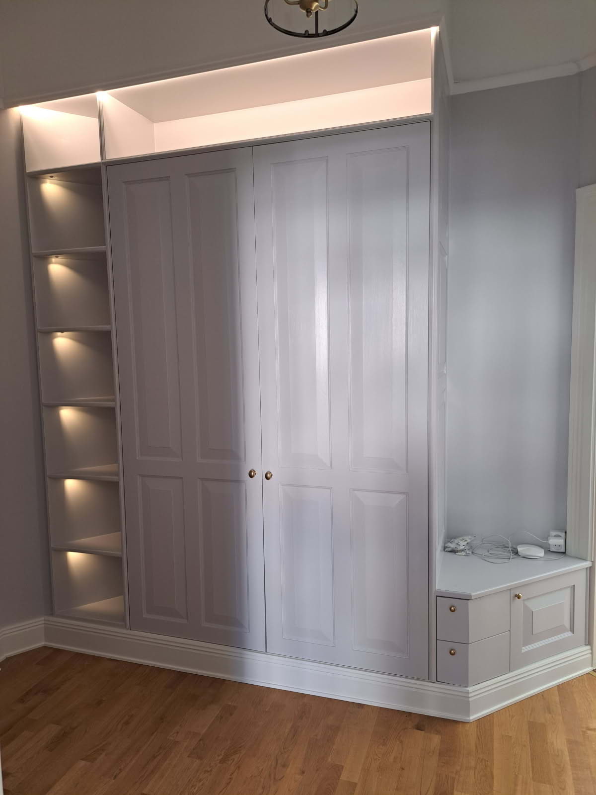 M&aring;lning av platsbyggd garderob &ndash; Bild fr&aring;n P&aring;lmans M&aring;leri AB av David&nbsp;P. (2026-03-23)