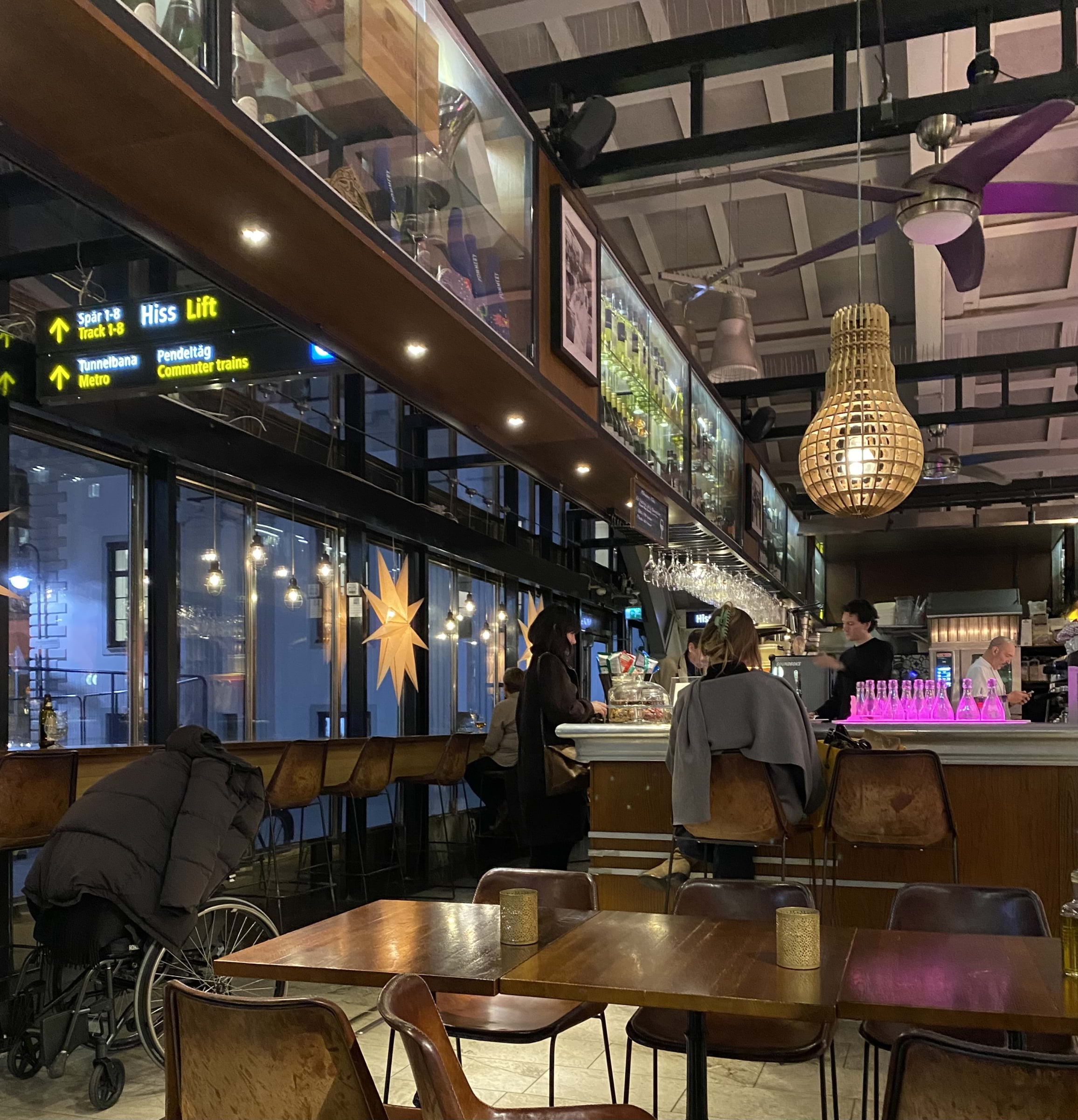 Bild från Perini Wine Champagne & Food av Peter B. (2025-12-20)