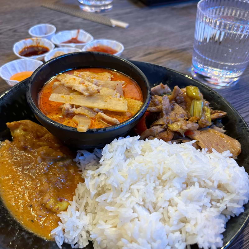 Red curry, Malaysian spicy chicken  – Bild från Pong Express Täby av Madiha S. (2023-12-13)