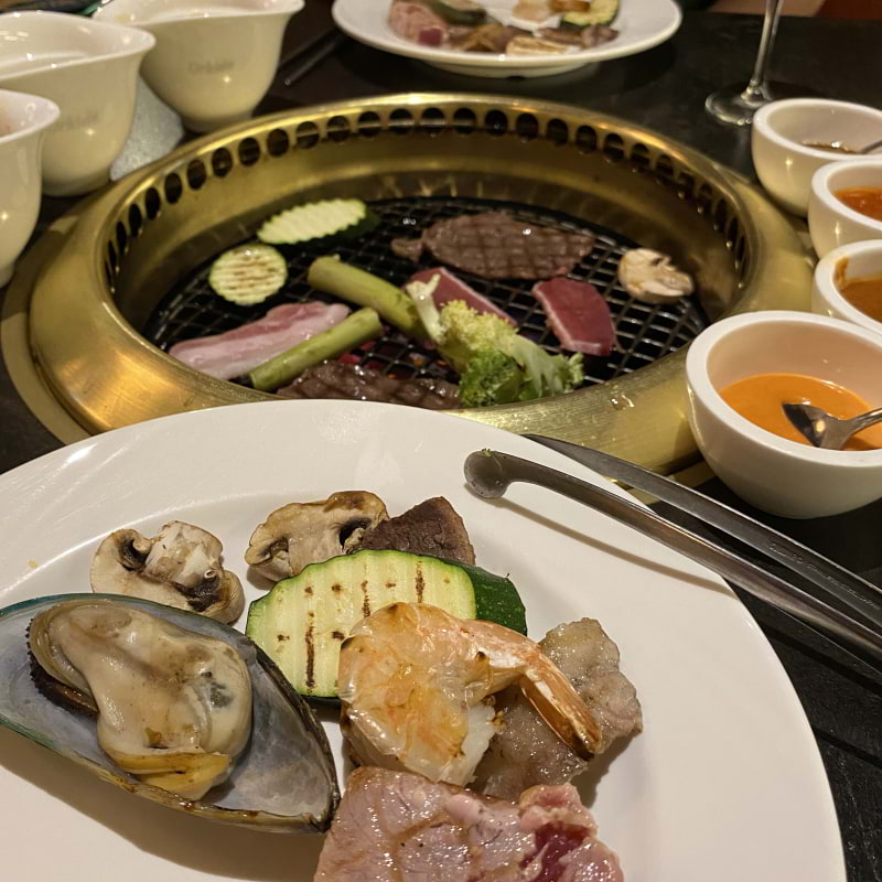 …mysigt att grilla vid bordet🥢 – Photo from Pong Lindhagen by Anna L. (17/11/2025)