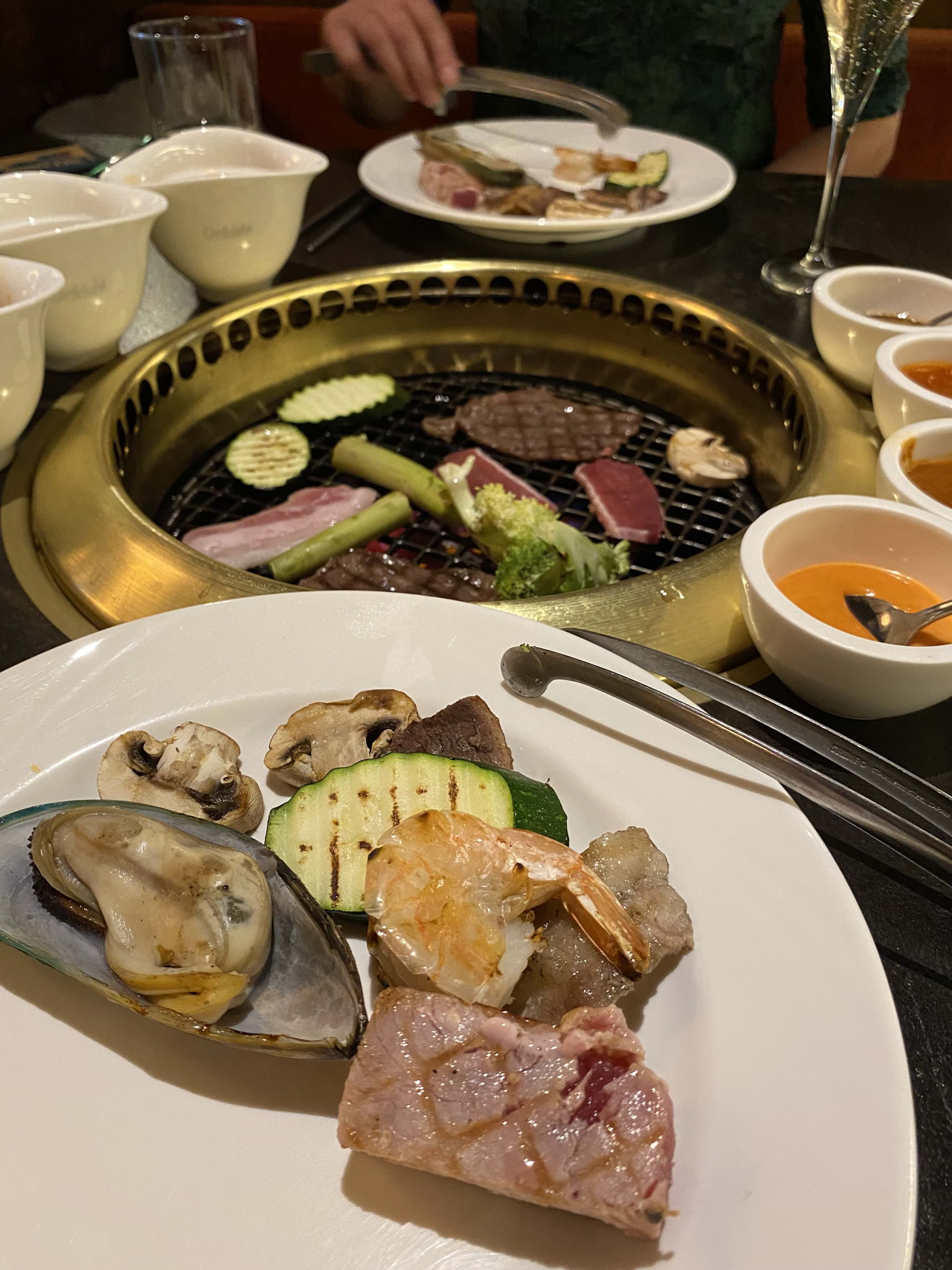 …mysigt att grilla vid bordet🥢 – Bild från Pong Lindhagen av Anna L. (2025-11-17)