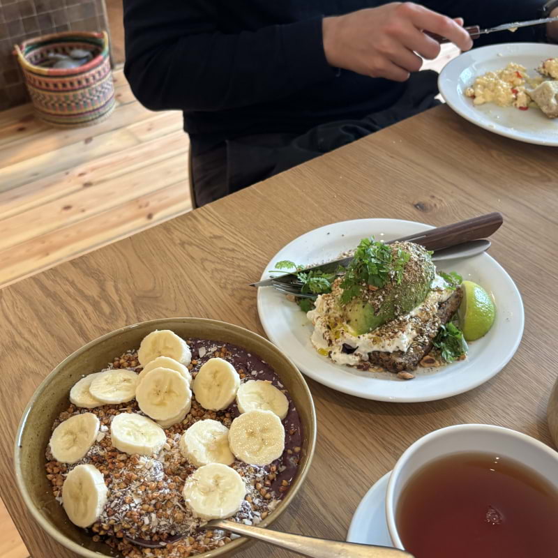 Acaibowl, avokadomacka &ndash; Photo from Pom & Flora Odengatan by Lisa&nbsp;M. (07/04/2026)