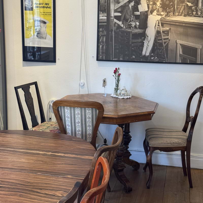 Bild fr&aring;n Portvaktsstugans v&aring;ffelkaf&eacute; av Sarah&nbsp;A. (2026-04-12)