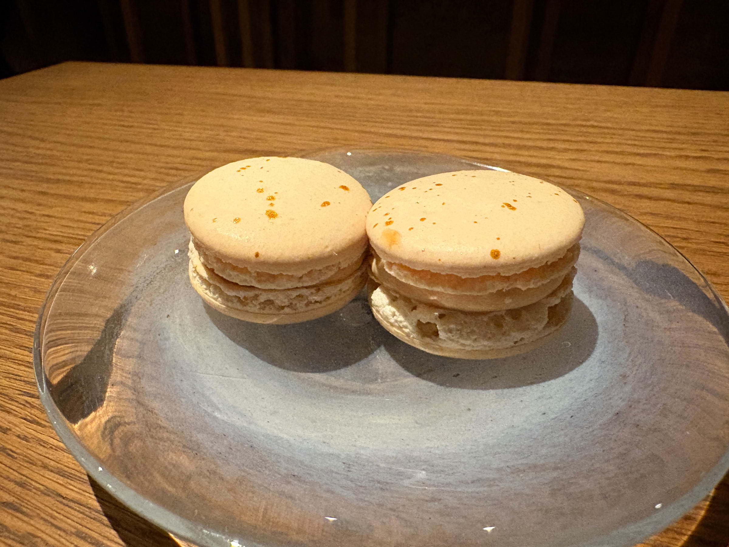 Foie gras macaron med blåhallon – Bild från Restaurant Persona av Bjarne H. (2026-03-13)