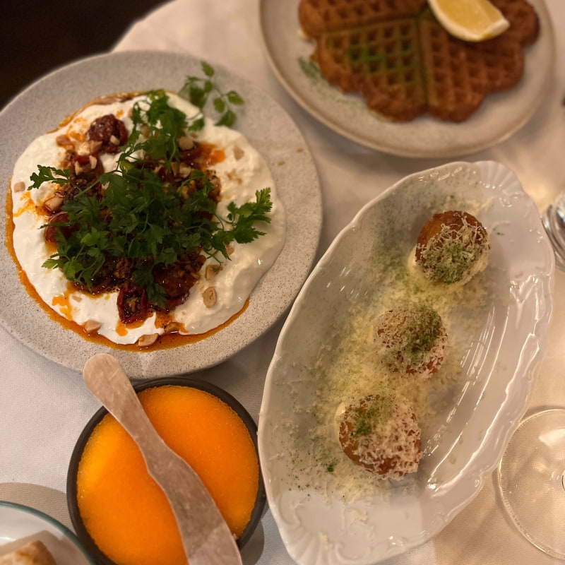 Surdegsv&aring;ffla med l&ouml;jrom, stracciatella, kroketter &ndash; Photo from Restaurang Noema by Josefine&nbsp;W. (19/01/2026)