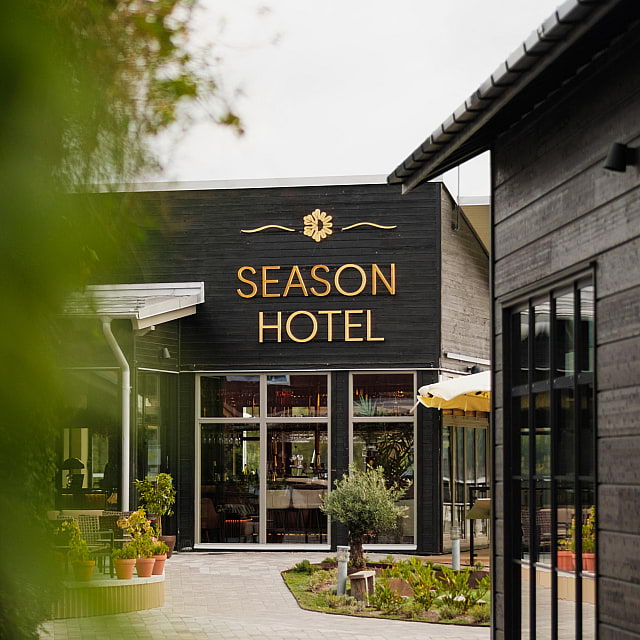 Season Hotel