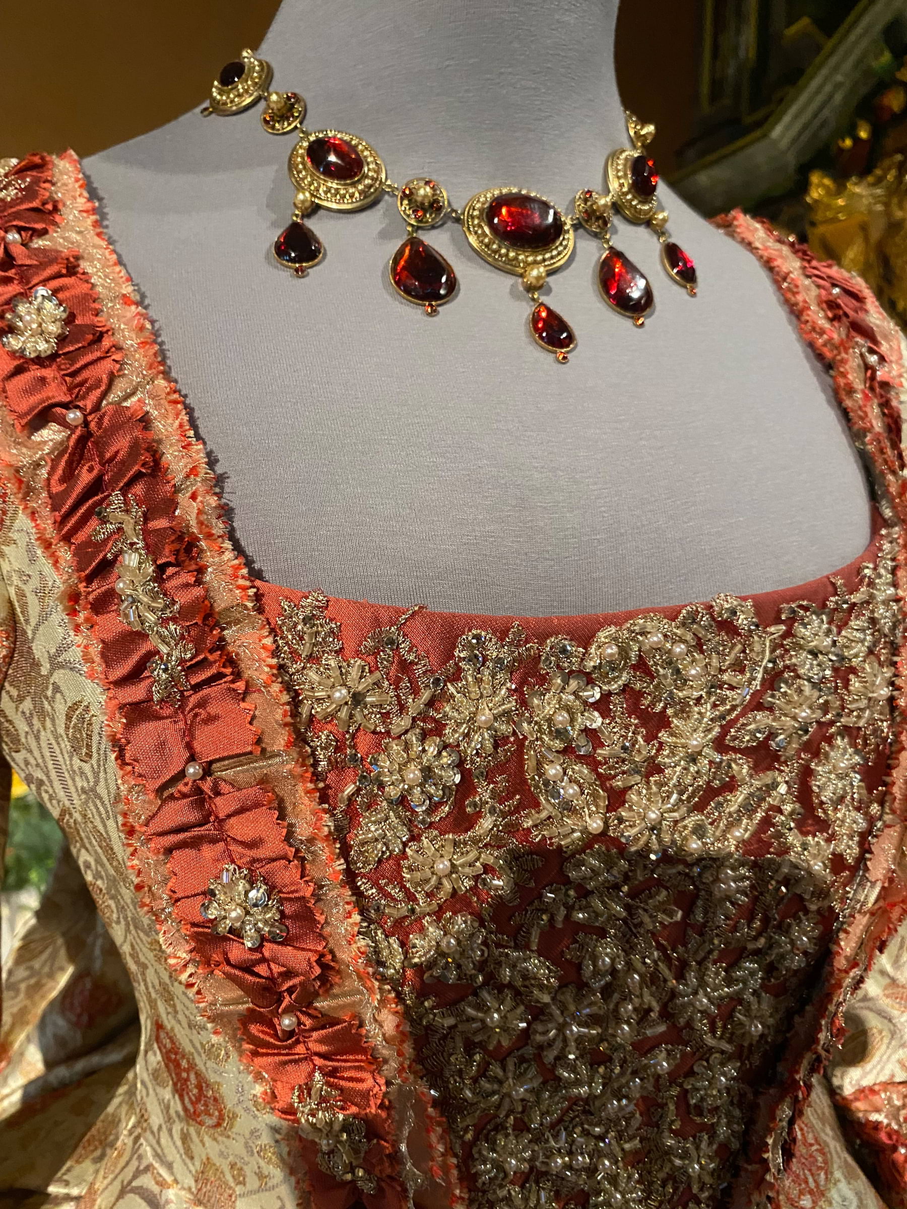 Detaljer, detaljer och åter detaljer💛❤️ – Photo from Skoklosters slott by Anna L. (15/07/2025)