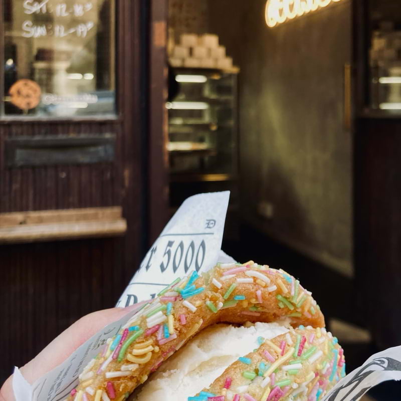 Ice cream sandwich – Photo from Sponge Cookies by David R. (30/01/2024)