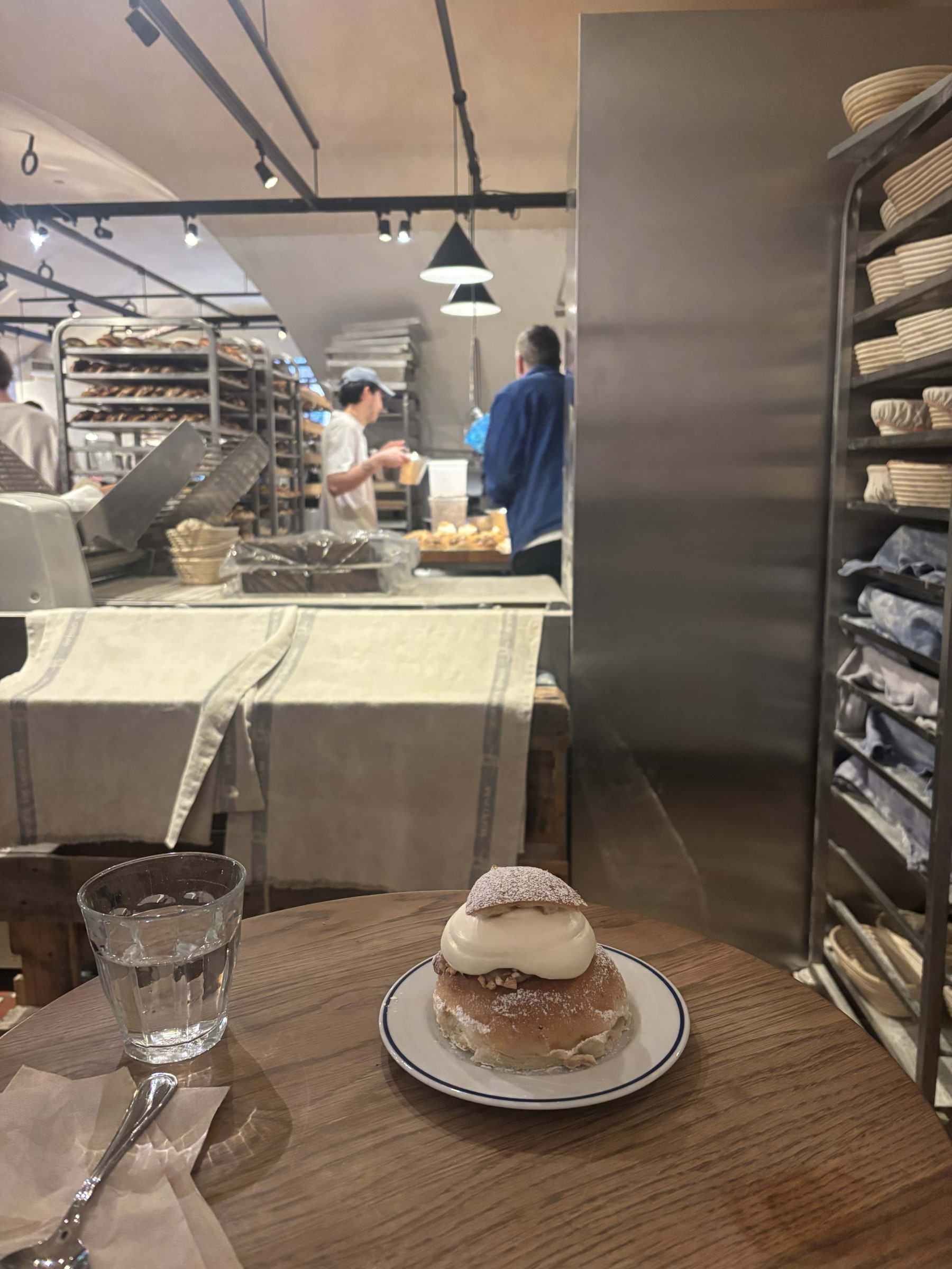 Semla på Stora Bageriet – Bild från Stora Bageriet Östermalm av Lisa M. (2026-01-25)