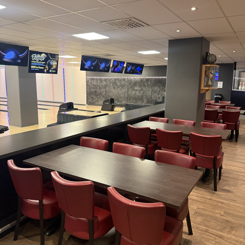Bowlingbanor och sittplatser p&aring; Sumpan Bowling &ndash; Billede fra Sundbybergs Bowlinghall af Sundbybergs&nbsp;B. (05.10.2026)