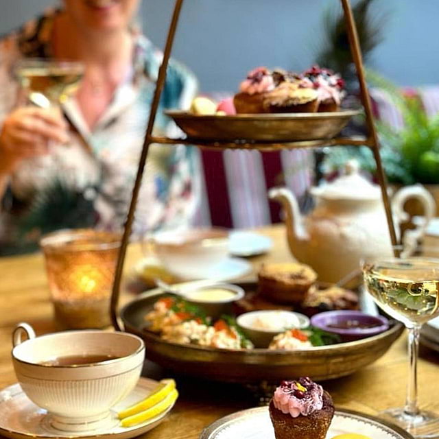 Afternoon tea &middot; Swing by Golfbaren