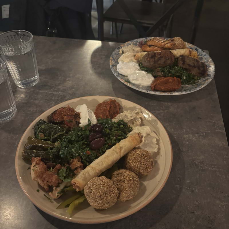 Vegetarisk meze – Photo from Tabbouli Street Food by Lisa M. (06/12/2025)