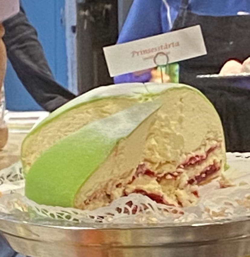 Mer grädde än tårta 🍰 🤪 – Photo from Taxinge Slott by Anna L. (25/11/2025)